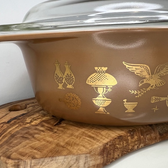 PYREX Early American Casserole Dish Bowl w Lid 2.5 Quarts Rare Vintage EUC - Picture 5 of 16